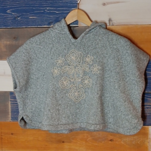 Genuine Kids OshKosh Sweater Cape 5T - Picture 1 of 6